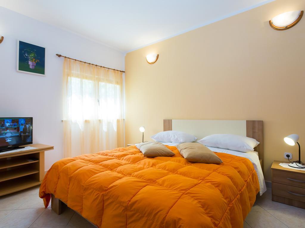 Apartments Graziella 波雷奇 外观 照片